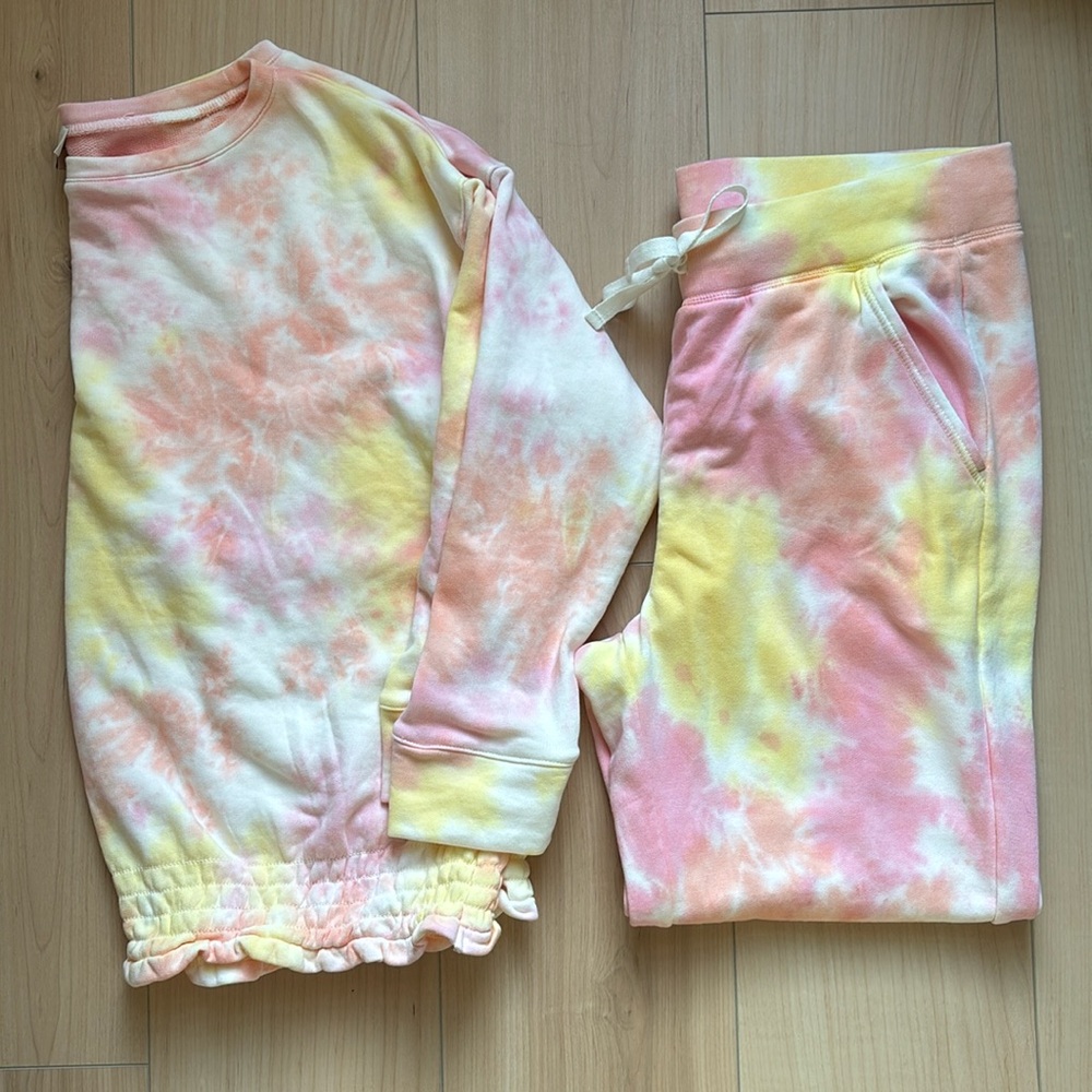 Loft Ann Taylor Tie Dye Sweatsuit. NWT. Size Medium
